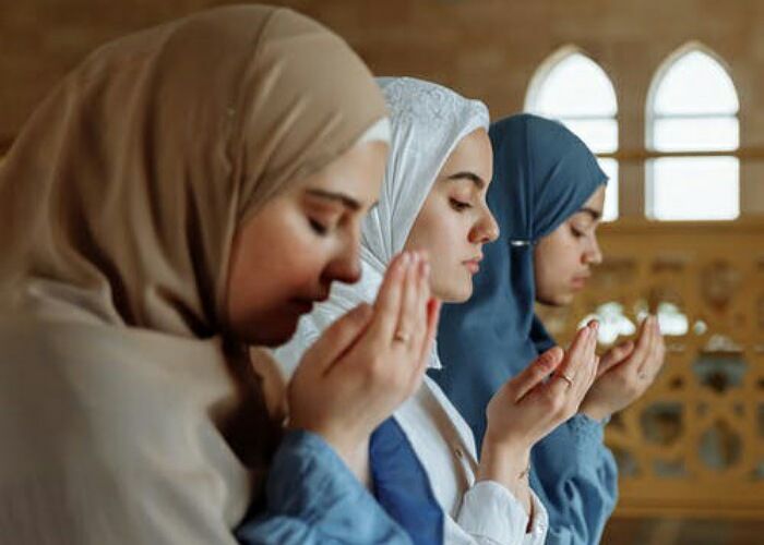  Berikut ini adalah doa sebelum belajar yang cocok untuk dibaca oleh siswa atau mahasiswa agar memiliki otak yang cerdas, menurut Ustadz Adi Hidayat.