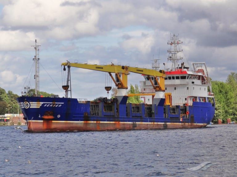 KM Logistik Nusantara 4 mengalami mati mesin ditengah laut