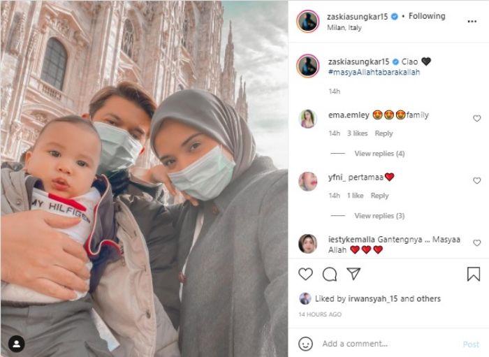Zaskia Sungkar kembali mengunggah potret keluarga kecilnya yang tengah berlibur ke Italia.