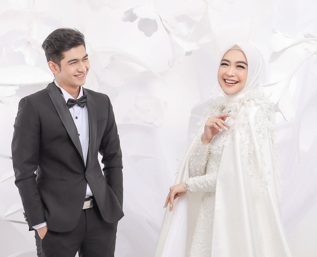 Semakin dekat dengan acara pernikahan, Ria Ricis dan Teuku Ryan kompak mengunggah foto prewedding yang mengusung 3 konsep ini