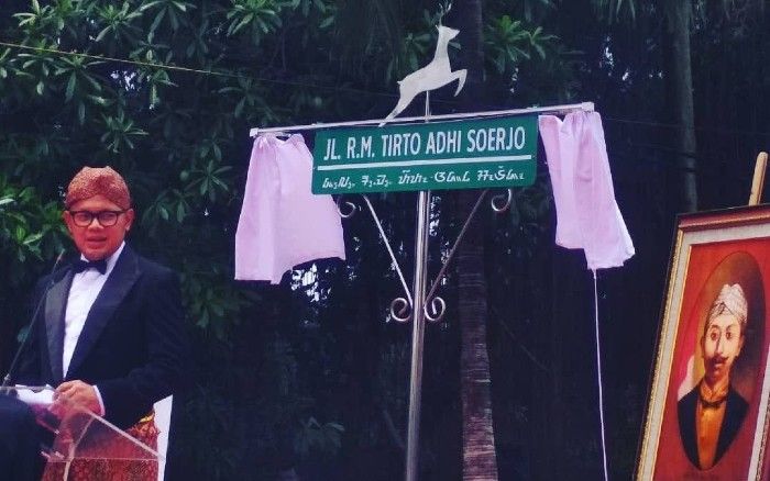 Walikota Bogor Bima Arya saat meremiskan Bapak Pers Nasional, Tirto Adhi Soerjo sebagai nama jalan di Kota Bogor.