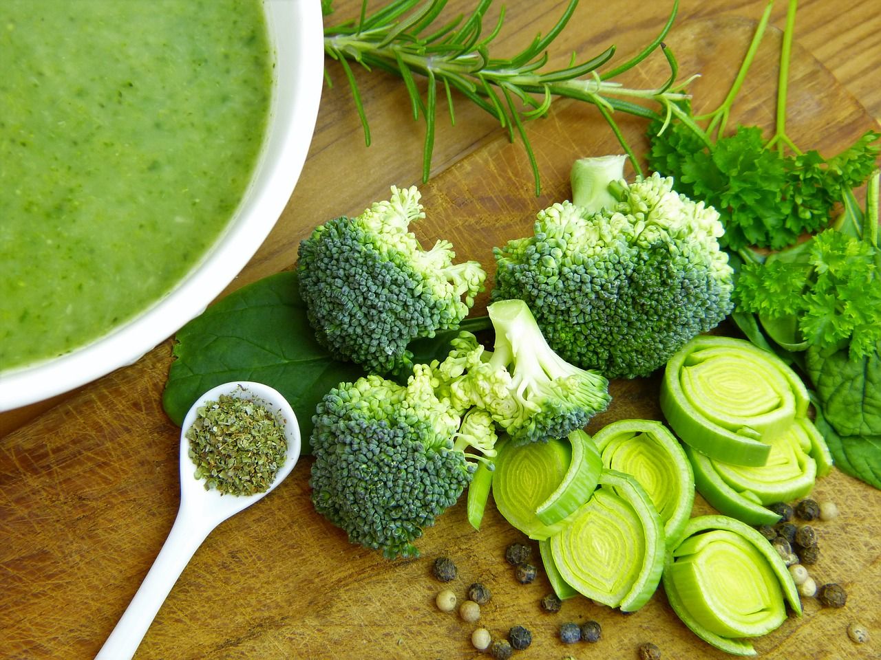 Jus brokoli merupakan jenis minuman sehat terakhir yang bisa jadi alternatif agar terhindar dari penyakit osteoporosis.