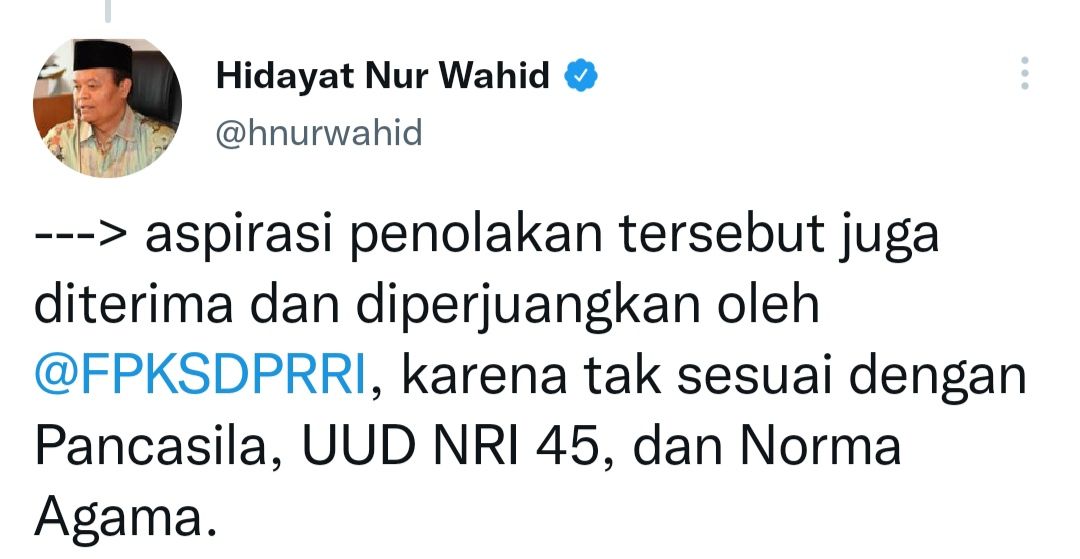 Cuitan Hidayat Nur Wahid. 