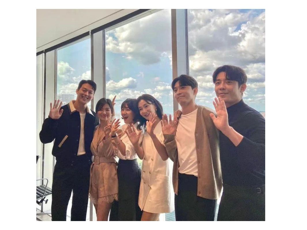 Potongan Layar Salah Foto Chemistry Antara Song Hye Kyo dan Jang Ki Yong Buat Netizen Mulai Curiga