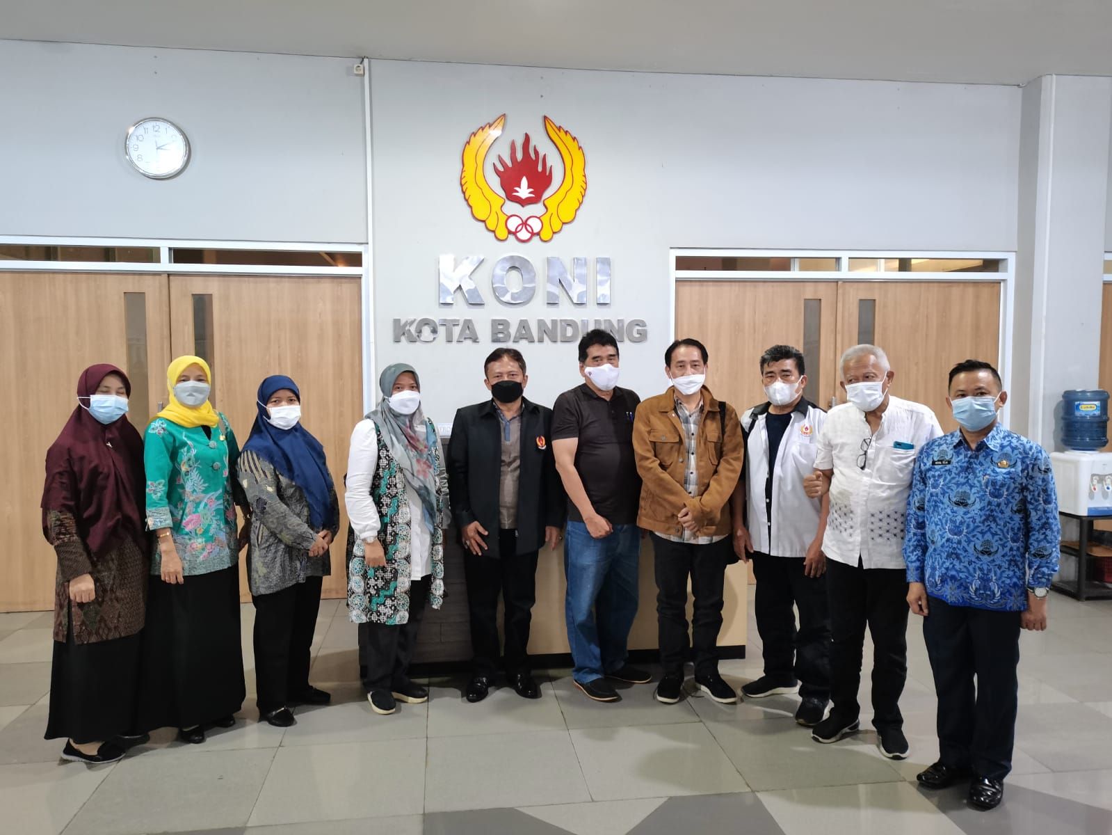 Ketua Harian KONI Kota Bandung Cece Muharam menerima kunjungan dari Dispora Kota Tangsel