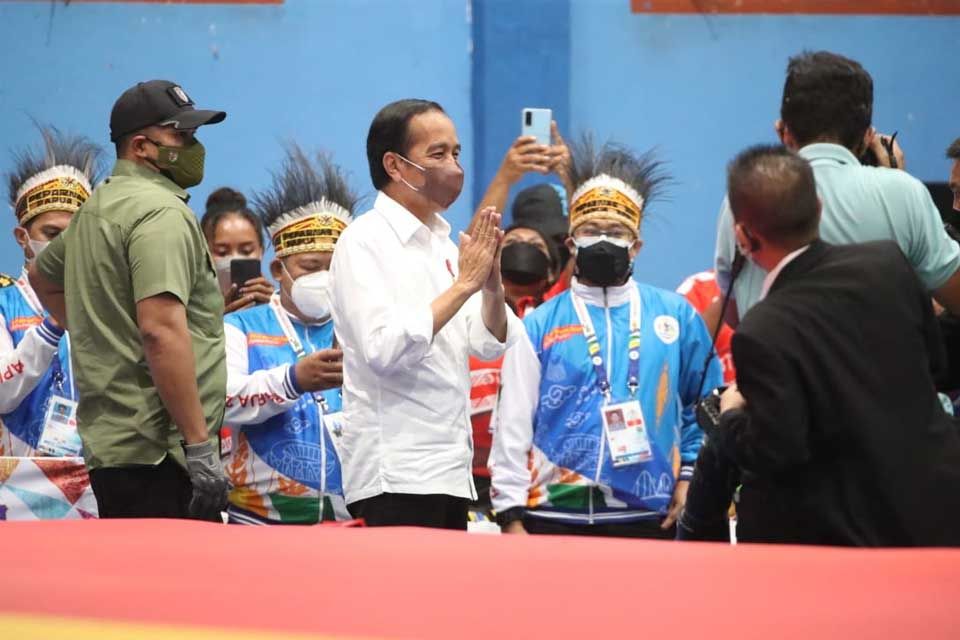 Papua dipastikan juara umum Peparnas XVI 2021 setelah berhasil mengoleksi 294 medali hingga menjelang upacara penutupan yang akan dihadiri Presiden Jokowi dan digelar di Stadion Mandala Jayapura, Sabtu, 13 November 2021 malam ini. 