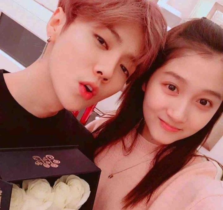 Unggahan Guan Xiaotong yang tengah bersama Luhan./ Luhan dan Guan Xiaotong dikabarkan akan menikah pada 2022.