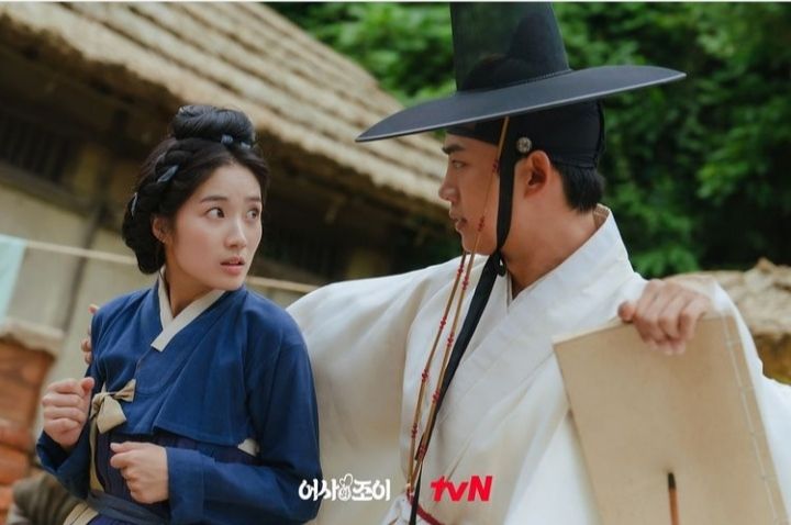 Jadwal acara TV tvN hari ini Jumat, 26 November 2021. Ada drama Korea Secret Royal Inspector Joy hingga Oh My Baby. 