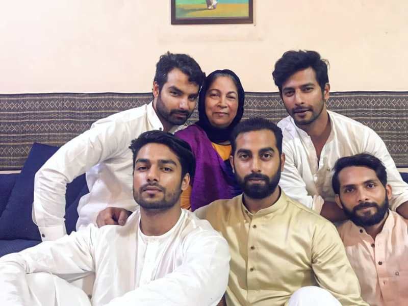 Sehban Azim bersama keluarganya saat merayakan hari idul fitri