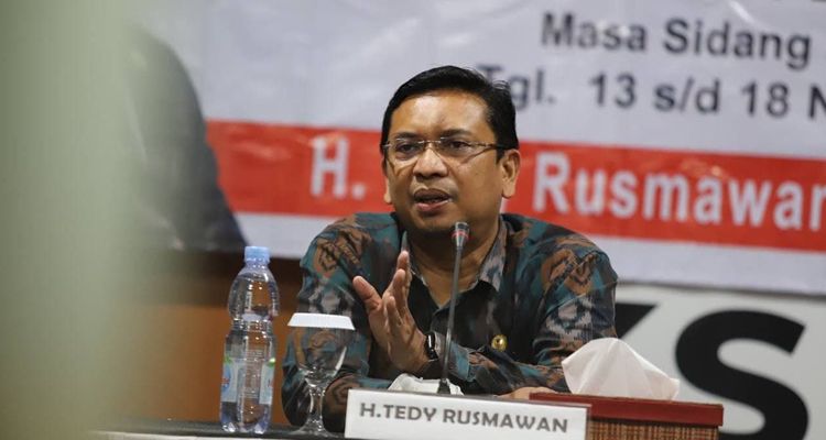 Ketua DPRD Kota Bandung Tedy Rusmawan