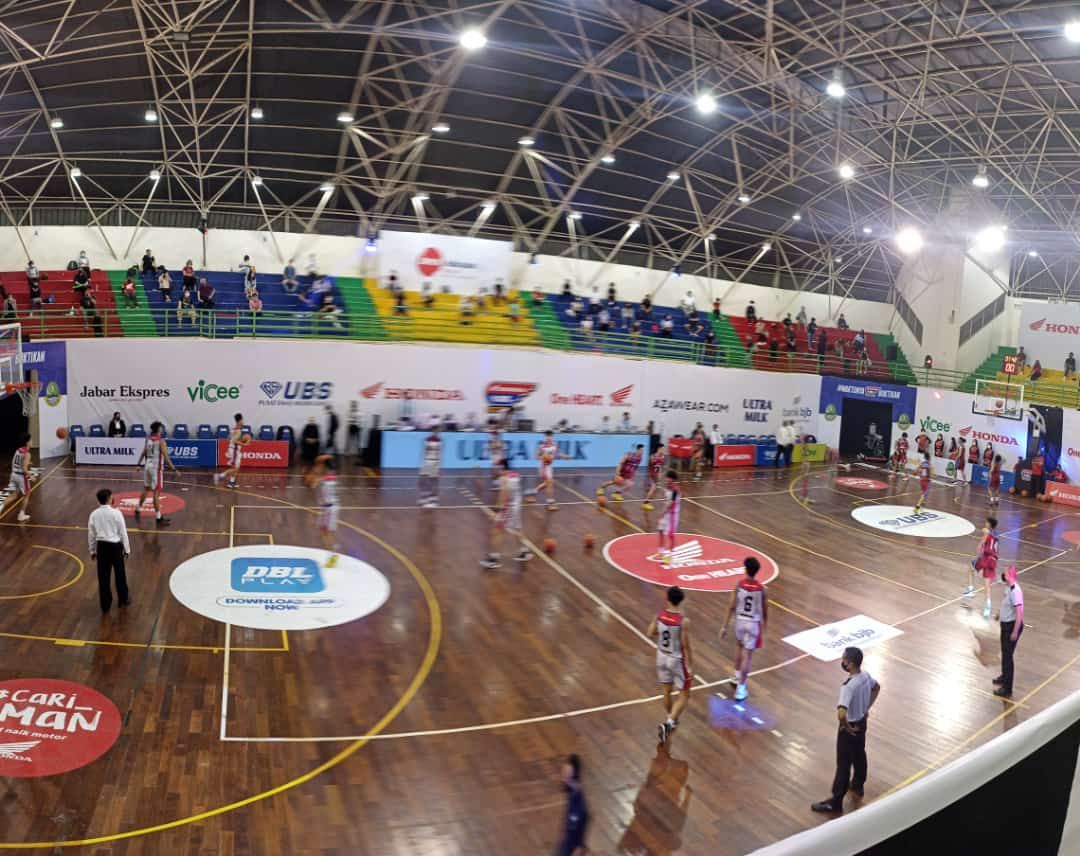 Babak final basket anter pelajar di SPOrT Jabar Arcamanik Kamis, 18 November 2021.