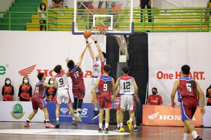Salah satu pertandingan DBL 2021- 2022 West Java Series. Lewat DBL Seri Jabar, Inilah Percontohan Basket dengan Penonton.