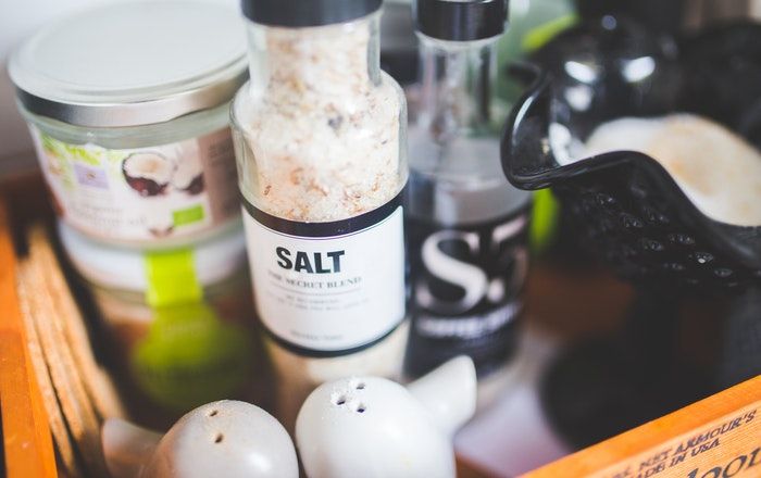 Salah satu efek konsumsi garam berlebihan dapat mengganggu fungsi ginjal. 
