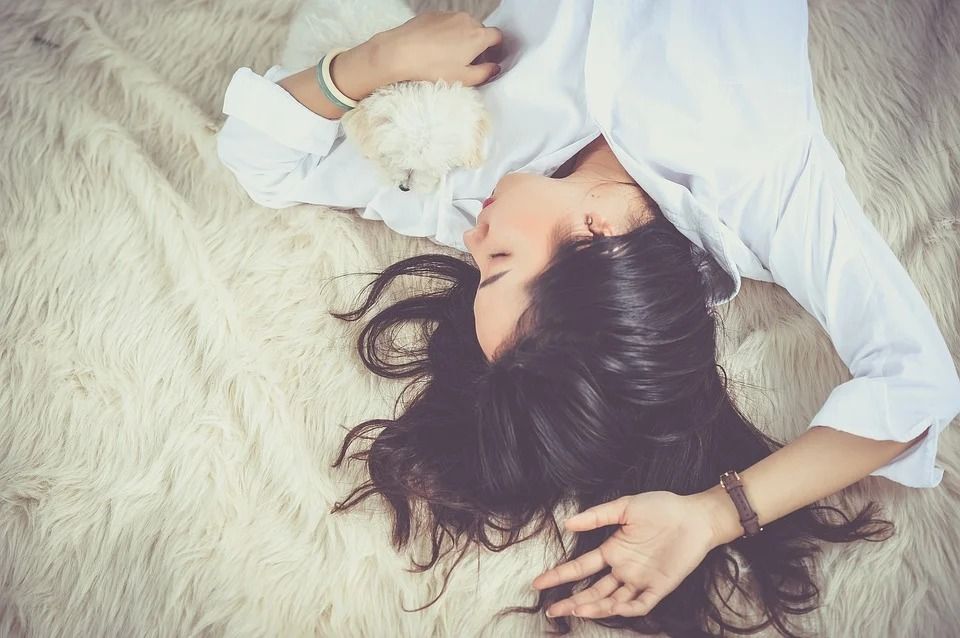 Ilustrasi Insomnia. dr. Clarin Hayes membagikan 7 tips atau cara yang bisa dilakukan untuk mengatasi susah tidur. Jangan heran jika langsung pulas. 