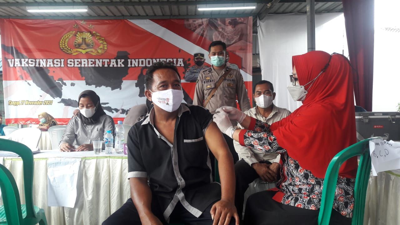 Polres Purbalingga Gelar Vaksinasi Serentak Indonesia di 34 Titik.