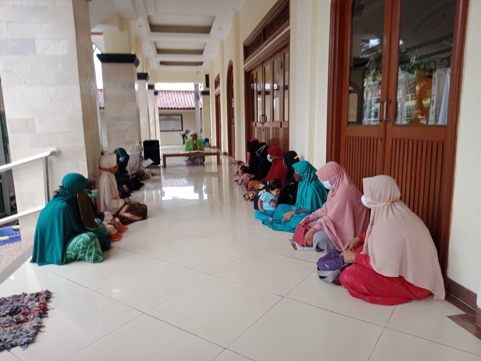 Pengajian bersama jamaah Majlis Ta’lim Wal’Ashri di Masjid Agung Al-Ghany Baturetno baru-baru ini.