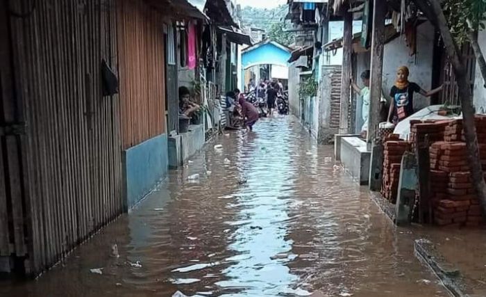 Pemukiman warga terendam banjir luapan sungai Kendo