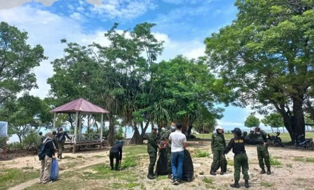 Menwa Unhas Makassar Menyerbu Pantai Kuri Maros Warta Bulukumba