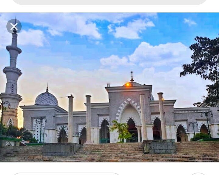 Masjid Raya Makassar. Berikut jadwal shalat untuk Makassar dan sekitarnya
