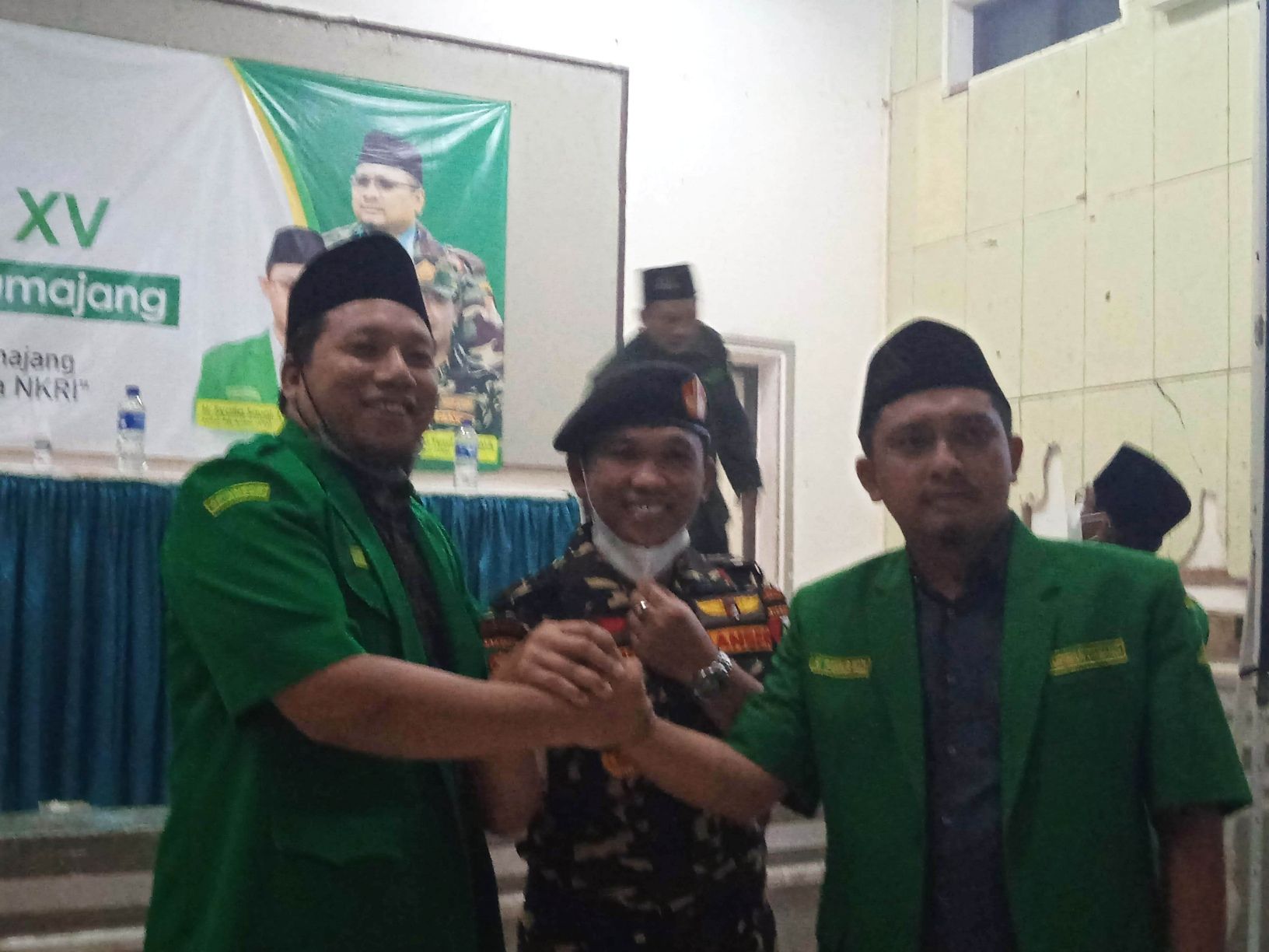 Ketua GP Ansor Gus Naufal (kiri), Kasatkorcab Banser Thoriqul Haq dan Gus Eros Mantan Ketua GP Ansor (kanan) 