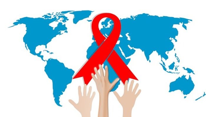 Beberapa cara penularan HIV/AIDS oleh dr. Clarin Hayes.