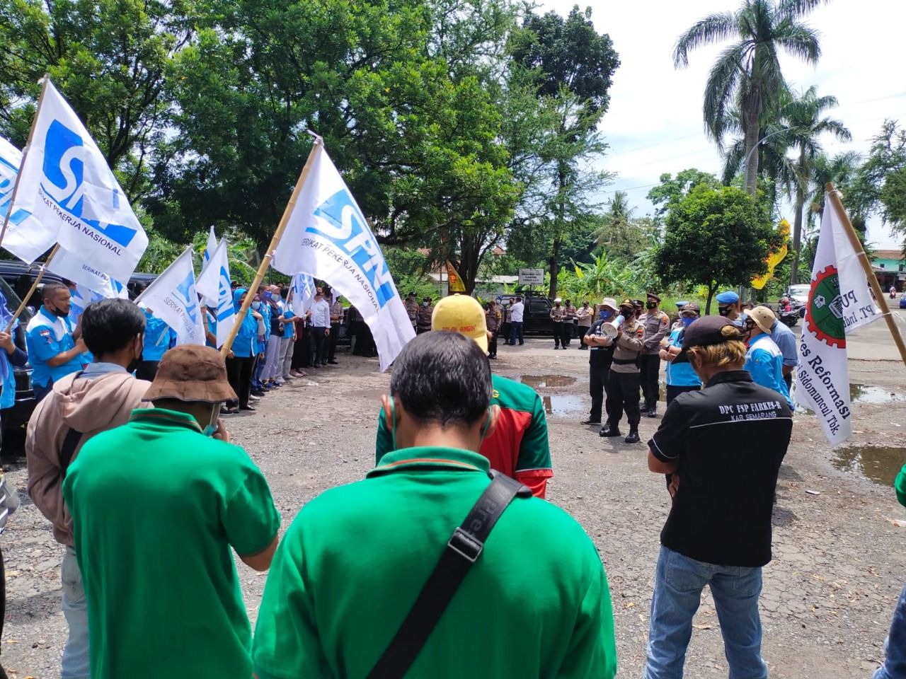 Polres Semarang Kawal Masa Aksi Demo ke Kota Semarang
