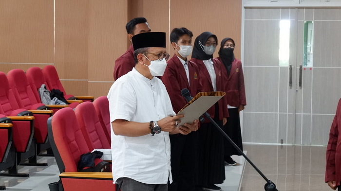 Generasi Baru Indonesia (GenBI) Komisariat Institut Agama Islam Negeri Kudus (IAIN Kudus) telah melaksanakan pelantikan pengurus baru tahun 2021/2022 dan Serah Terima Jabatan