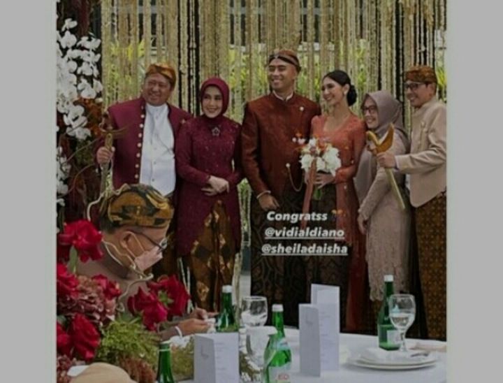 Intip 9 Potret Acara Pertunangan Vidi Aldiano dan Sheila Dara Aisha yang Mengusung Adat Jawa 