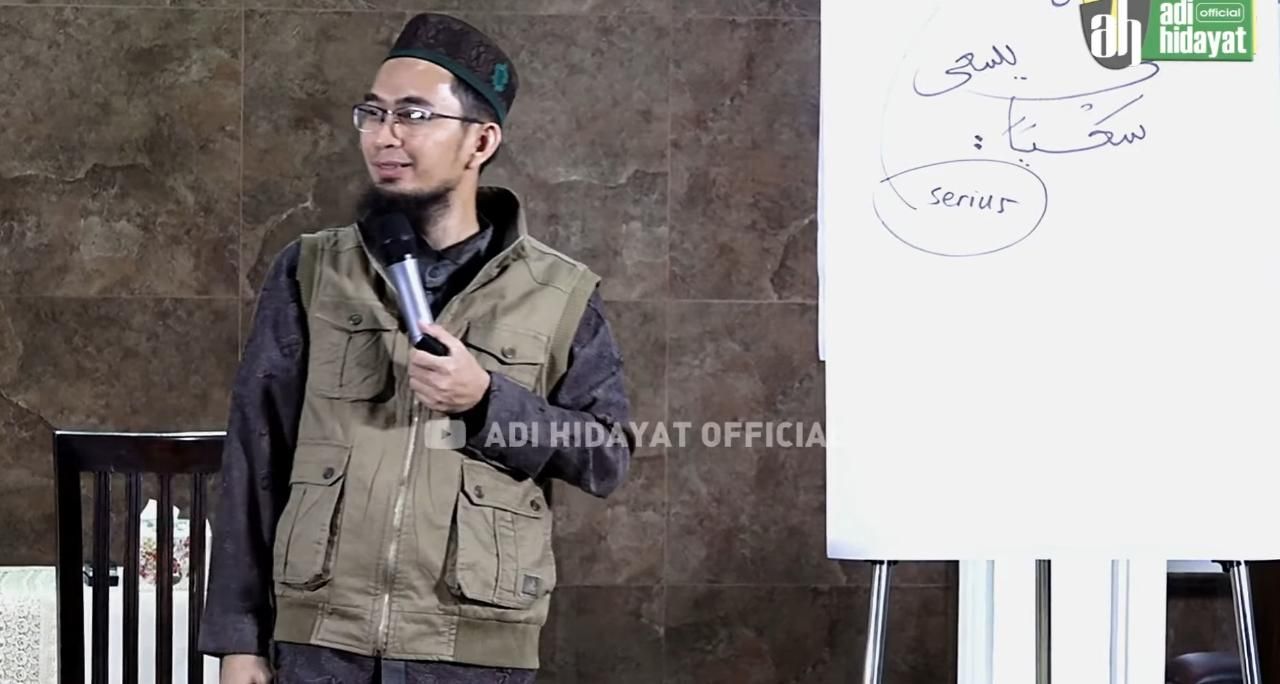 Ustadz Adi Hidayat menjelaskan keutamaan seseorang yang membagikan makanan pada hewan 