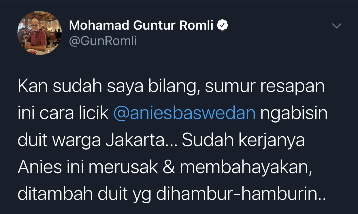 Cuitna Guntur Romli yang kembali mengkritik Anies Baswedan soal sumur resapan yang dilaporkan kini ditutupi aspal.