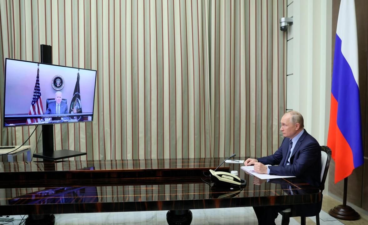 Presiden AS Joe Biden melakukan panggilan dengan Presiden Rusia Vladimir Putin