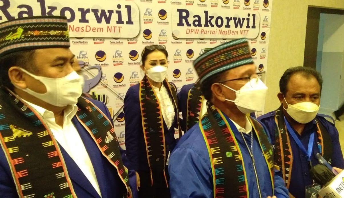 Sekretaris Jenderal DPP Partai NasDem, Johnny G Plate, memberikan keterangan kepada wartawan usai membuka Rakorwil Partai NasDem Provinsi NTT. 