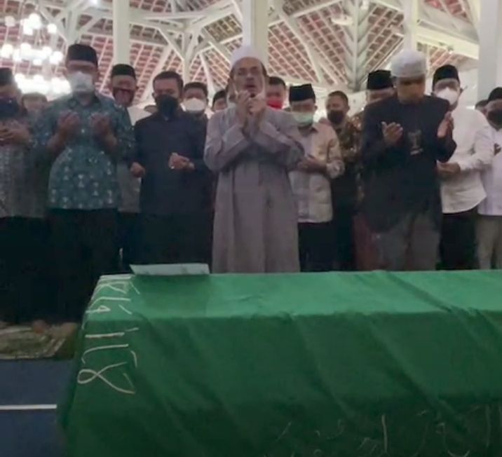 Gubernur Ridwan Kamil Takziah Pimpin Doa, Walikota Bandung KH Oded M Danial Akan Segera Dimakamkan