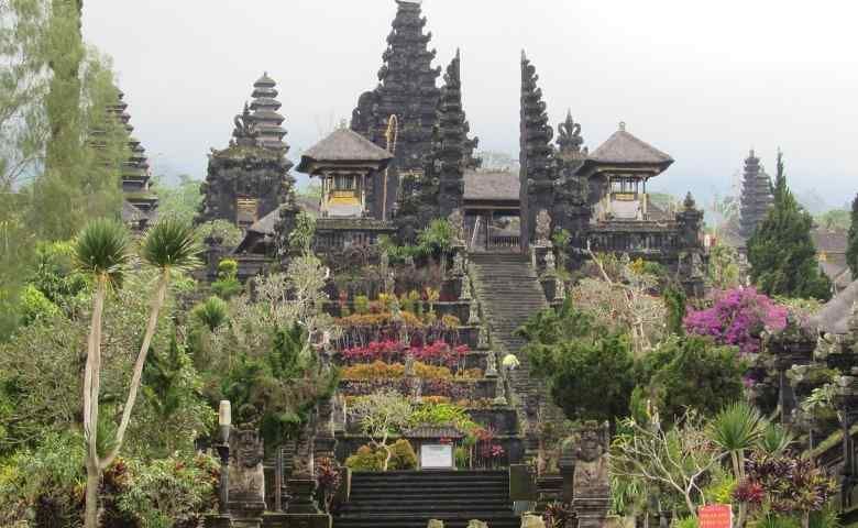 Pura Besakih Bali - Salah satu tempat terfaforit wisata Bali