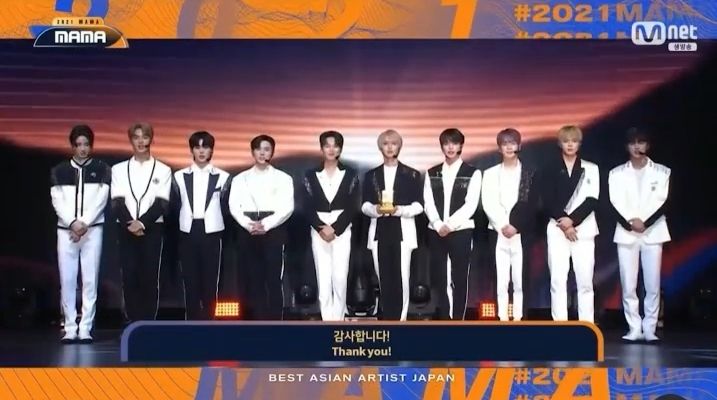 jo1, grup asal Jepang saat menerima penghargaan Best Asian Artist (Jepang)