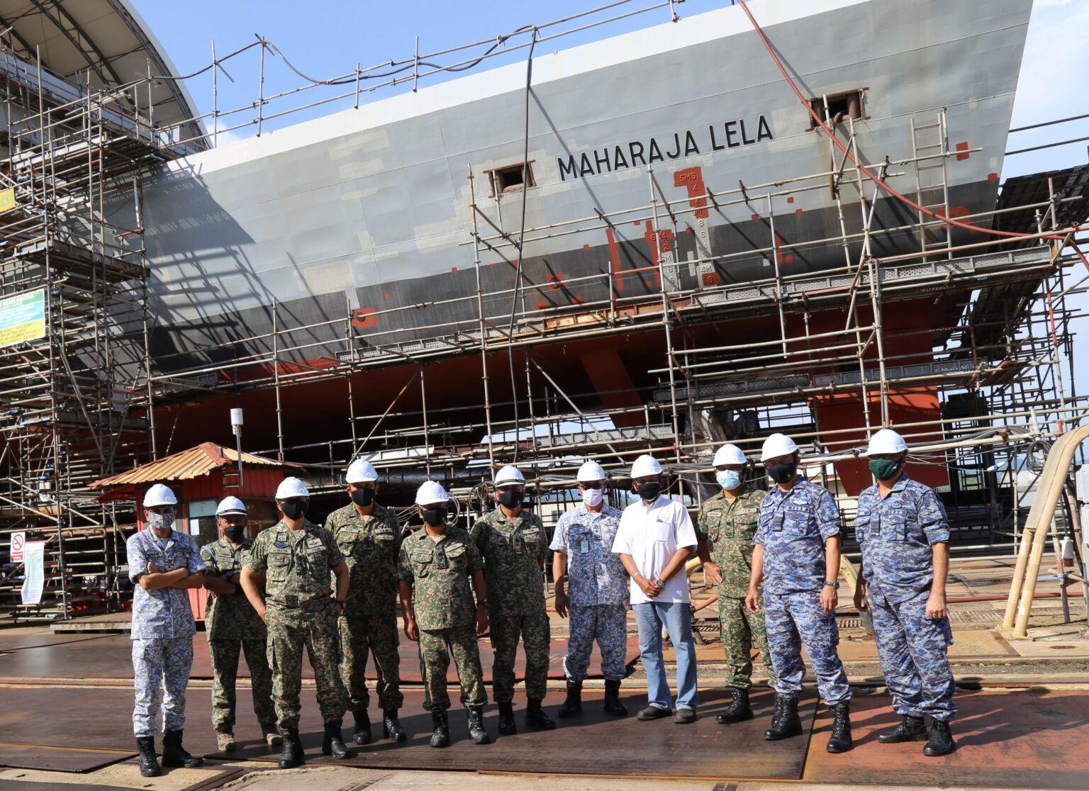 Penampakan KD Maharaja Lela, kapal LCS impian Malaysia yang karatan karena molor digarap.