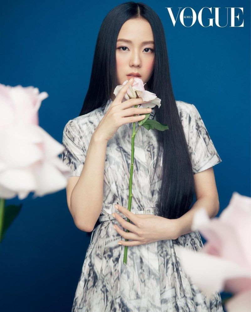 Jisoo BLACKPINK dalam majalah Vogue