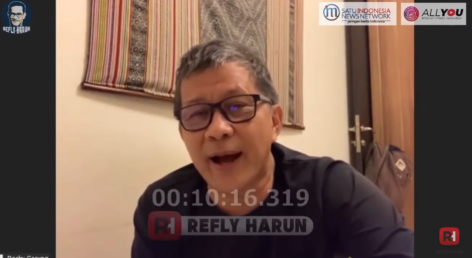 Rocky Gerung menyebutkan partai-partai pengecut karena mencoba membatasi kesempatan tokoh untuk menjadi capres, melalui ketentuan ambang batas calon presiden.