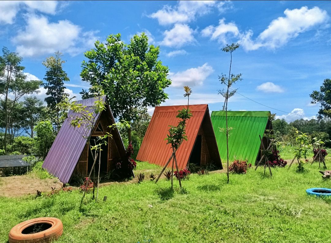 Area Camping di Areal Model Konservasi Edukasi (AMKE) yang ada di Desa Oro Oro Ombo, Kota Batu, Malang