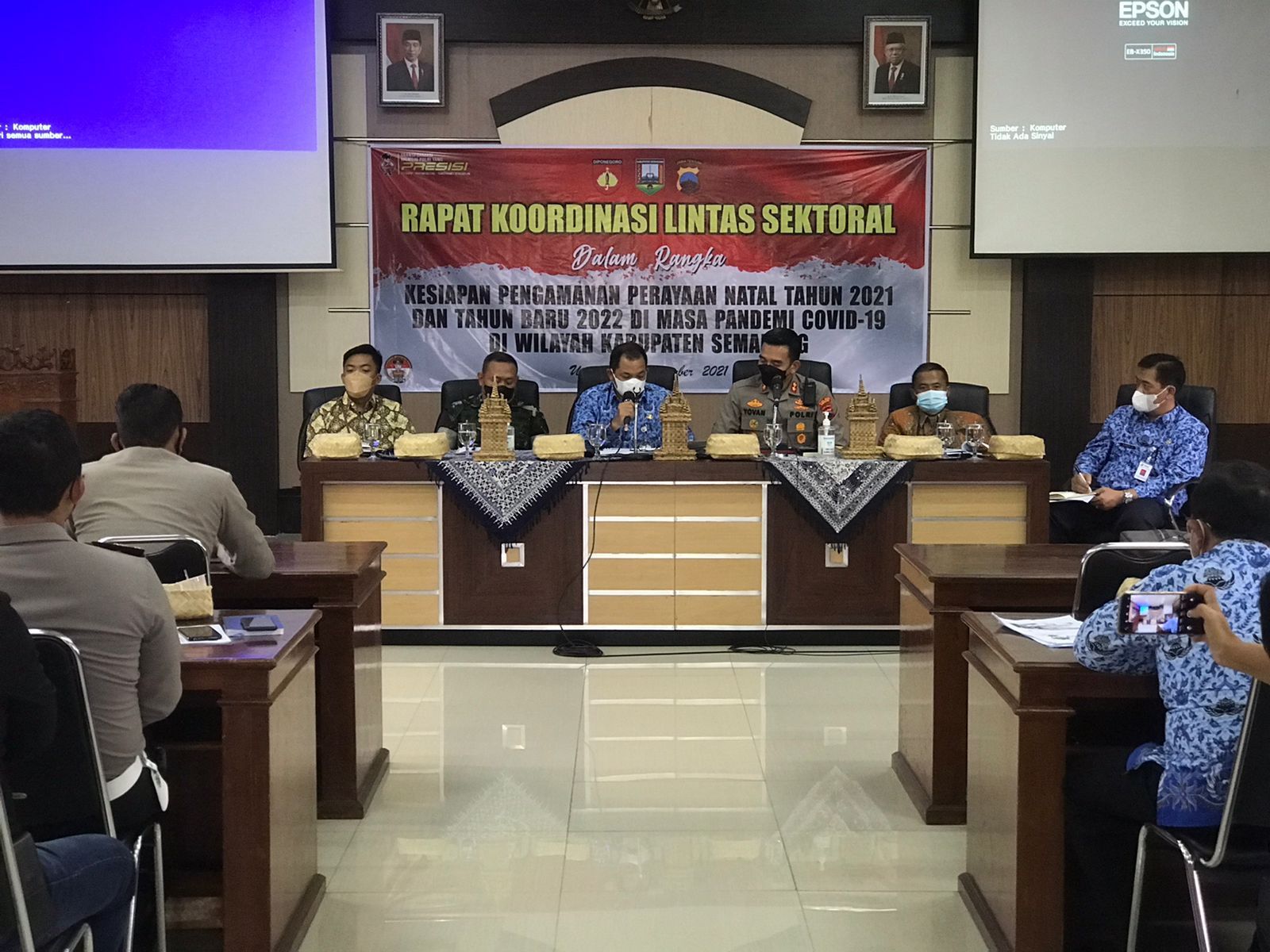 Rapat lintas sektoral yang dihadiri seluruh forkopimda Kab. Semarang tersebut membahas terkait Rencana pengamanan perayaan Nataru 2021/2022