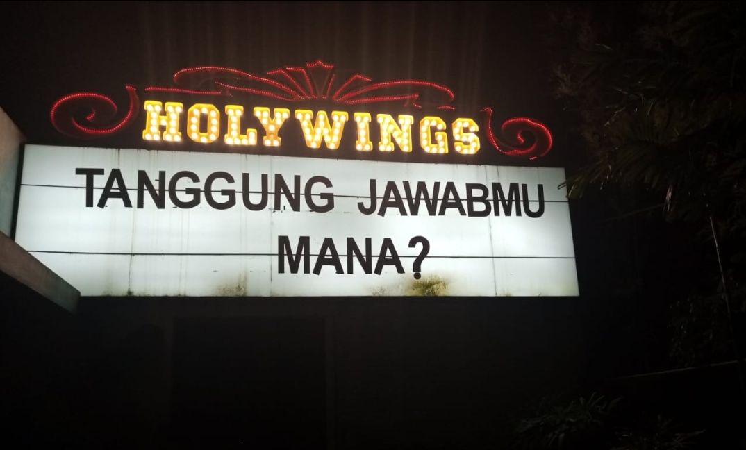 Heboh Tulisan 'Tanggung Jawabmu Mana?' di Signboard Holywings Indonesia! Ternyata Ini Asal Muasalnya/