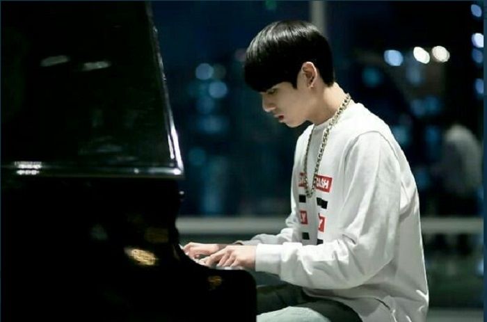 Piano adalah salah satu instrumen yang sangat ingin Jungkook BTS pelajari