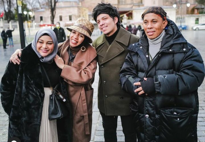 Aurel Hermansyah dan Atta Halilintar bersama keluarga di Turki./Instagram