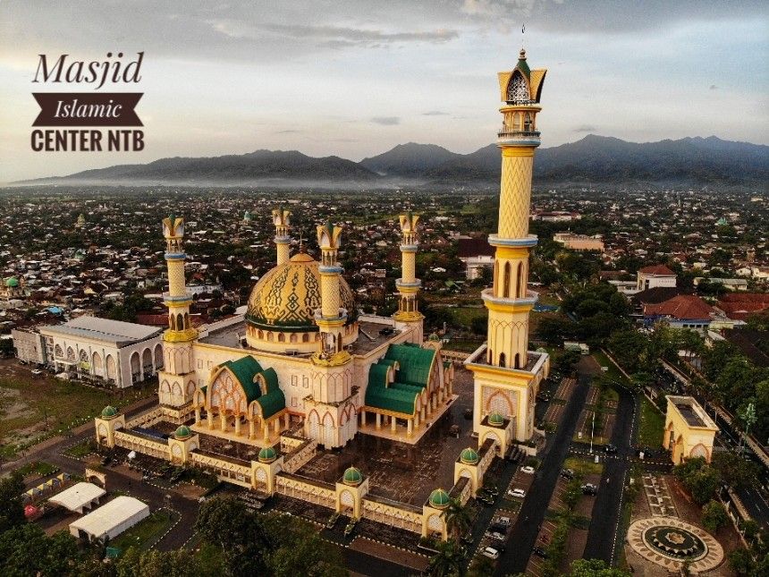 Masjid Raya Islamic Center Hubbul Wathan di Mataram NTB