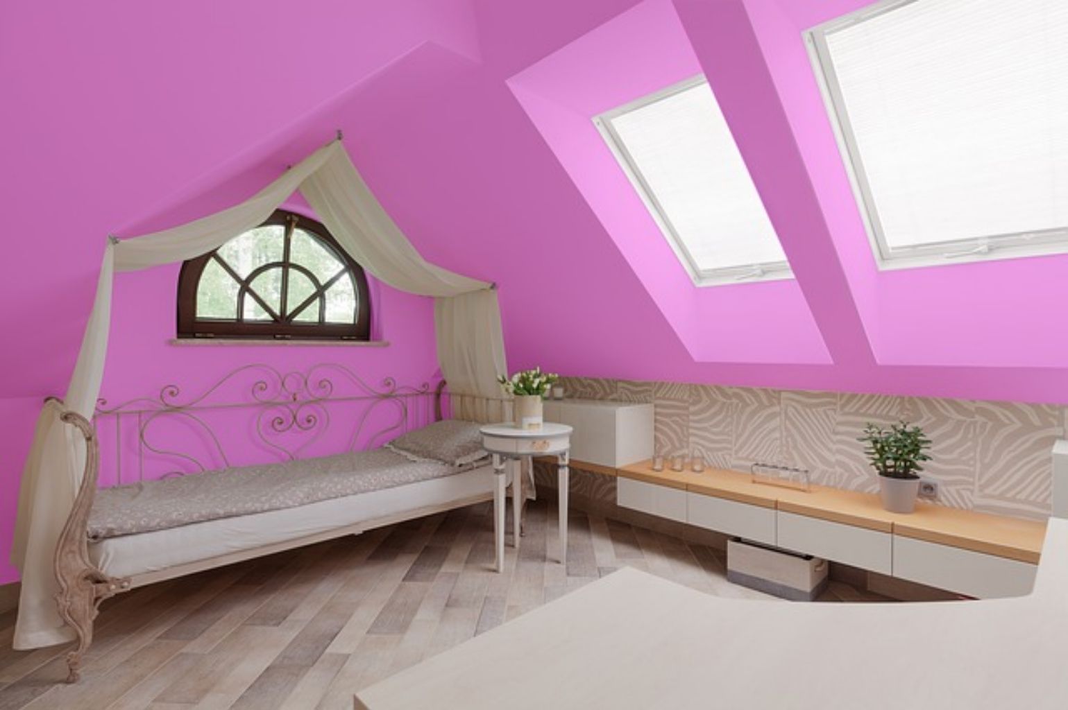 Ilustrasi Kamar Anak Warna Pink