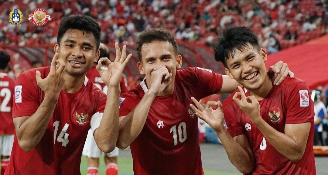 Kebahagiaan Timnas Indonesia usai menang melawan Singapura pada Piala AFF 2020.