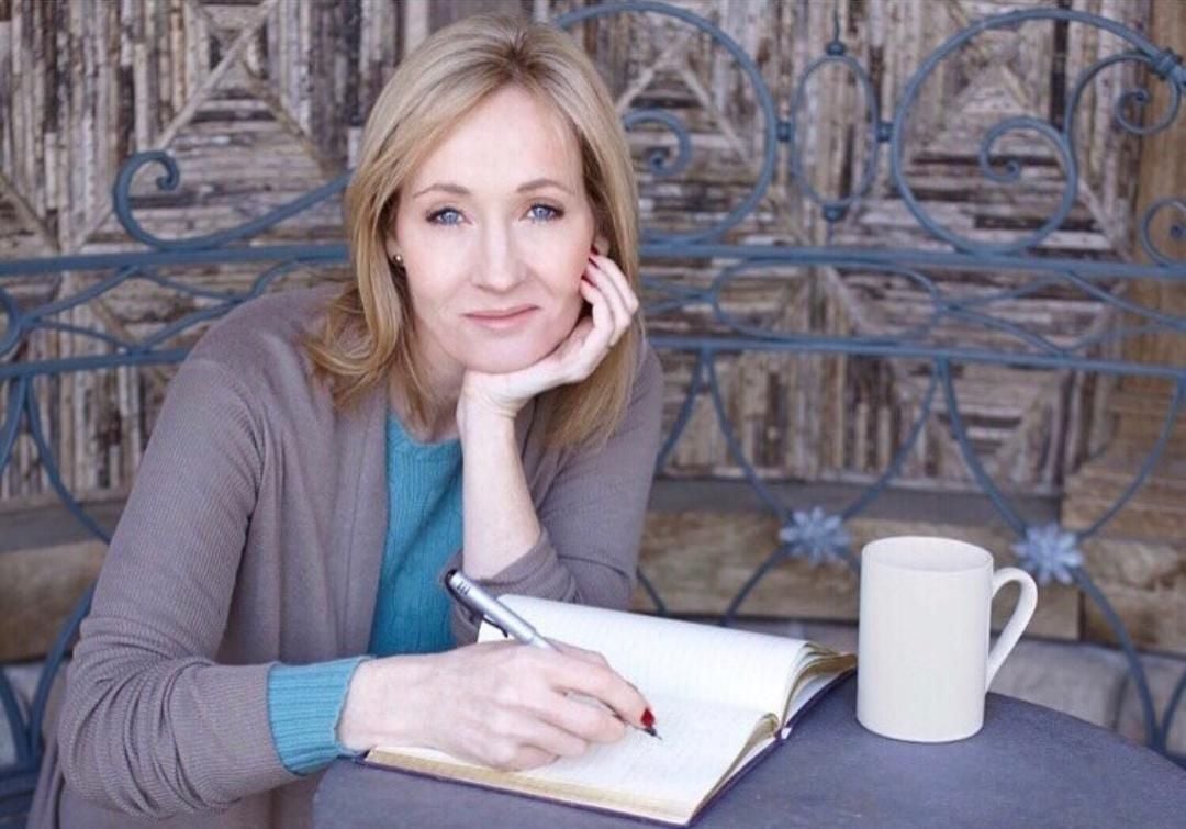 Inspiratif! Dibalik Kisah Perjuangan JK Rowling Dan Novel Harry Potter ...