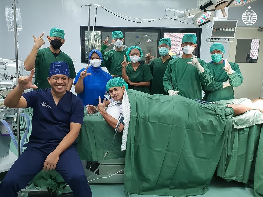 Operasi Cedera Tumit Rezaldi Hehanussa