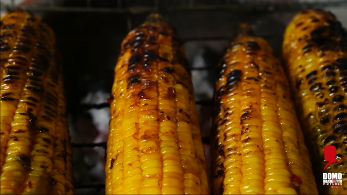 Inilah resep mudah membuat jagung bakar yang enak dan lezat, yang bisa jadi cemilan untuk habiskan malam tahun baru. 