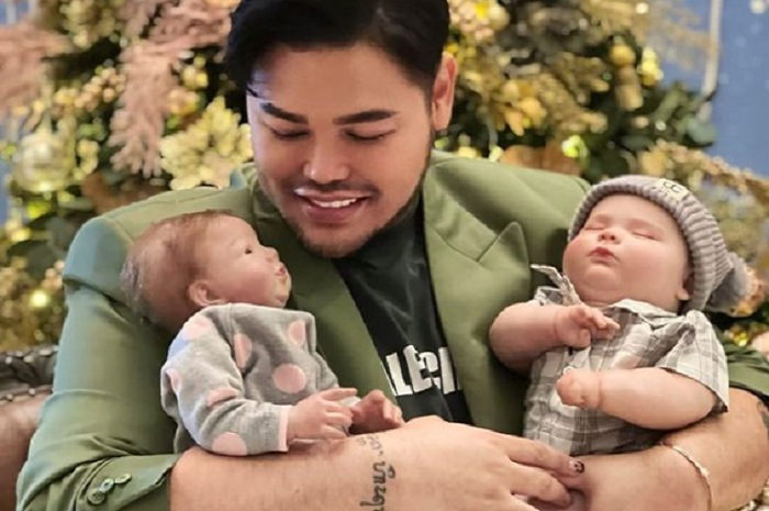 Ivan Gunawan Jadi Orang Tua dari 2 ‘Anak’ Bonekanya, Mbah Mijan